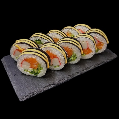 rolka sushi z&nbsp;sosem