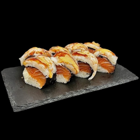 Rolka sushi z&nbsp;krewetką i&nbsp;łososiem