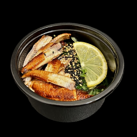 wakame z&nbsp;węgorzem