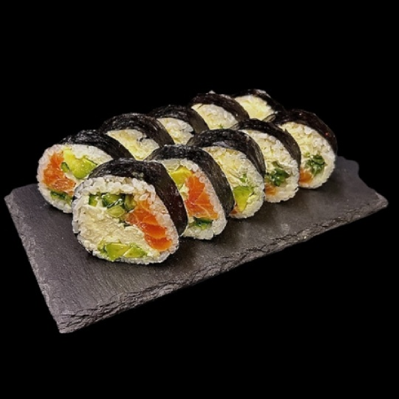 Rolka futomaki z&nbsp;łososiem